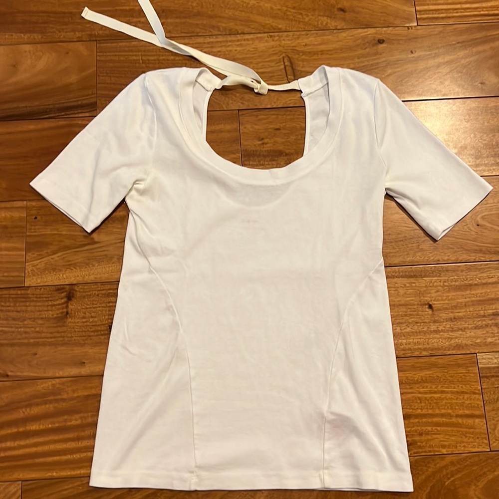 Three Dots tee with grosgrain ribbon tie, NWT